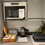 Beautiful 1-bed In 度假居 *