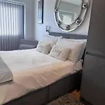 Beautiful 1-bed In Nyaraló Penrith