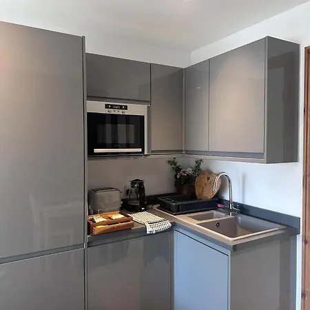Beautiful 1-bed In *